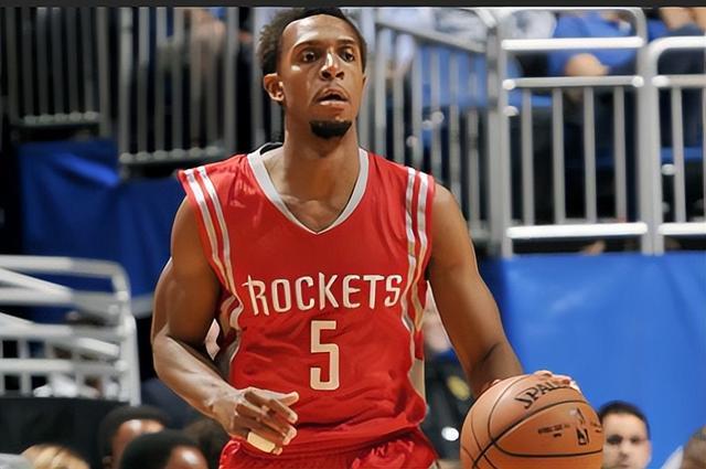 效力球队数量居NBA之冠 伊斯-史密斯现在在干什么？